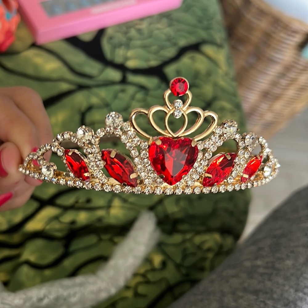Evie Tiara set from descendants brand new